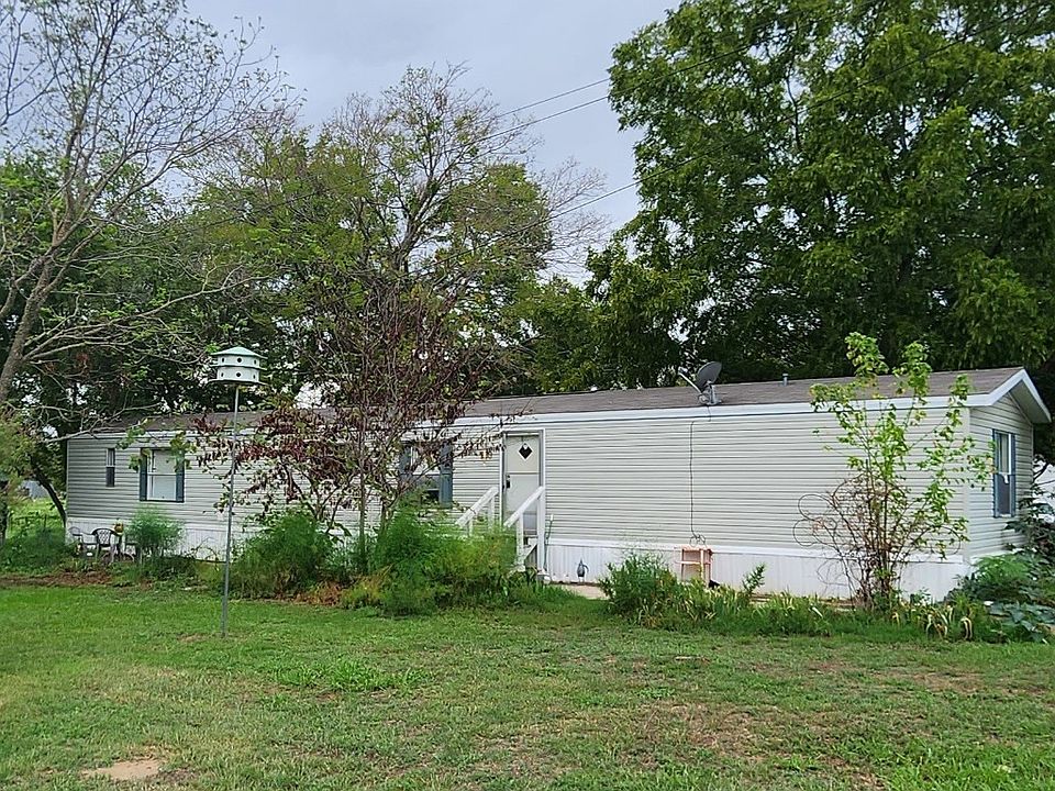 1st image of 103 S Avenue D
