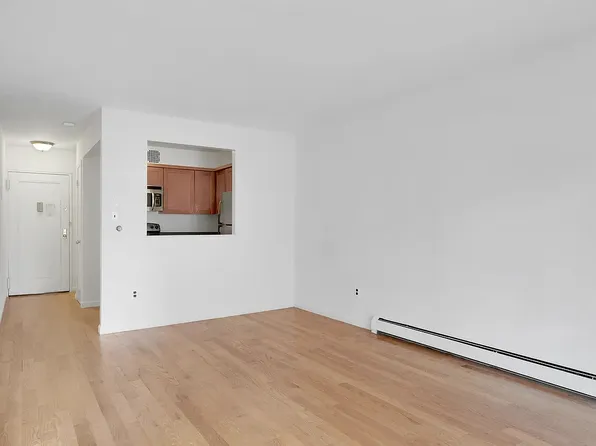 3510 Oxford Avenue 9 image 3 of 8