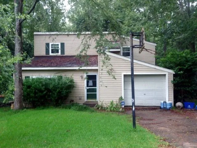 638 Wilderness Dr photo 1