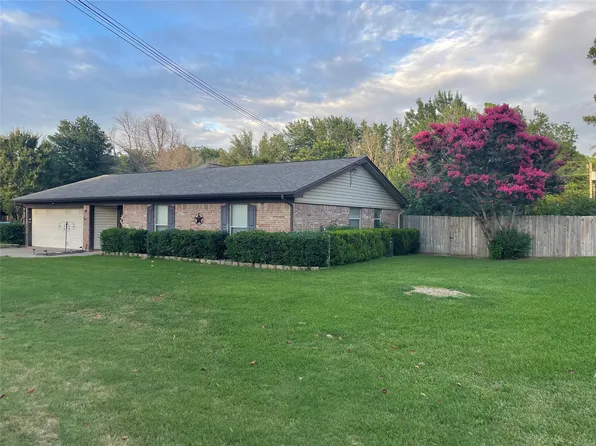 2701 S Lipsey St, Decatur, TX 76234