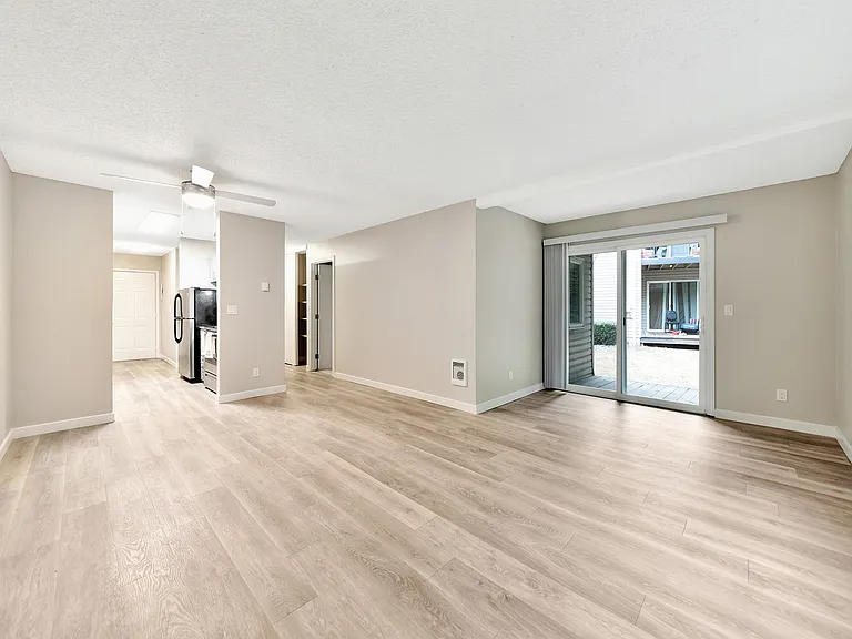 River Lofts Apartments — Photo 18
