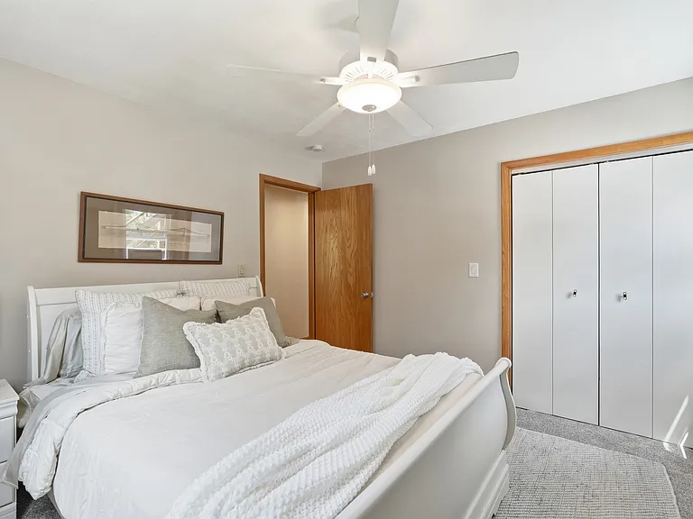 4220 Ingersoll Ave #202 — Photo 4