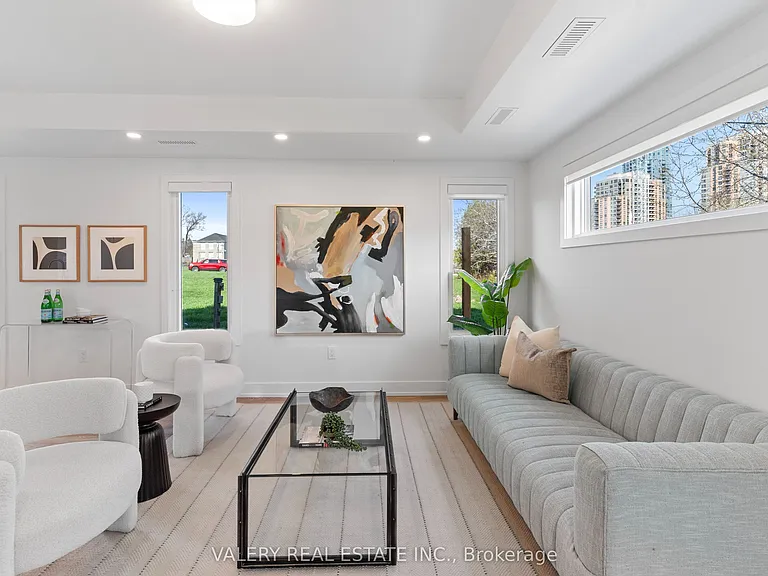 15 Acorn Ave #5 — Photo 1