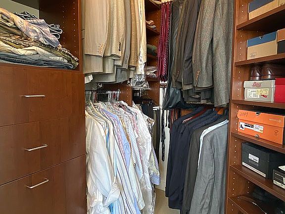 Master Walk In Closet