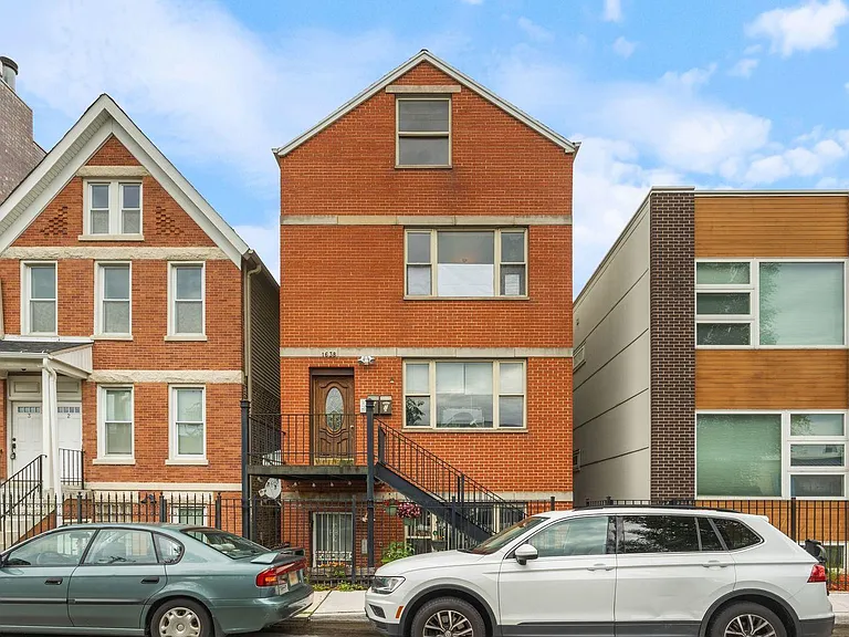 1639 W Blackhawk St #3 — Photo 1