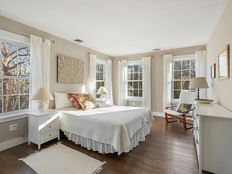 7 Bridge Hill Ln — Photo 9