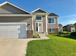 5886 51st St NW, Rochester, MN 55901