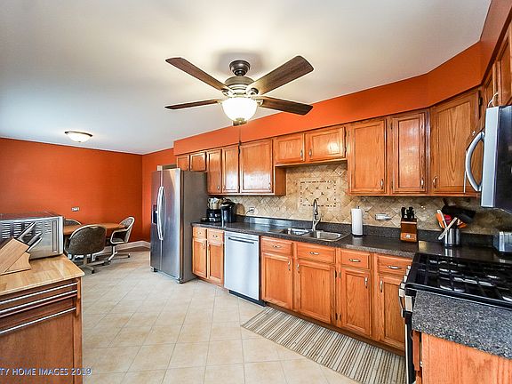 3rd image of 5525 La Palm Dr
