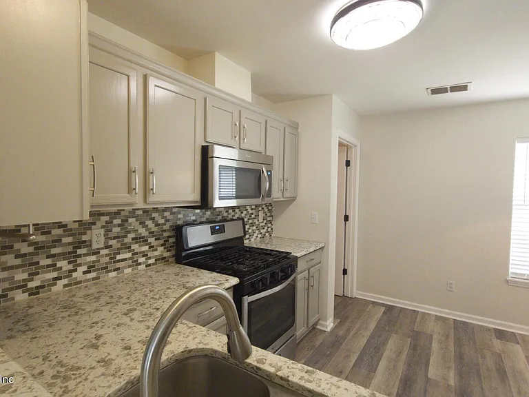 11155 Stanley Steamer Ln — Photo 4