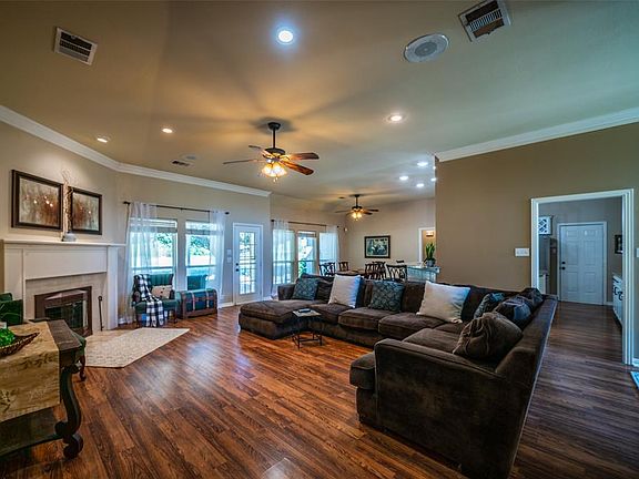 4th image of 177 Royal Park Ln
