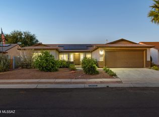 10019 E Moonstruck Way, Tucson, AZ 85747