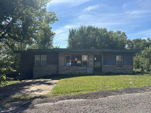 1036 Villa Ridge Rd, Collinsville, IL 62234