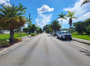 327 SW 4th St, Homestead, FL 33030