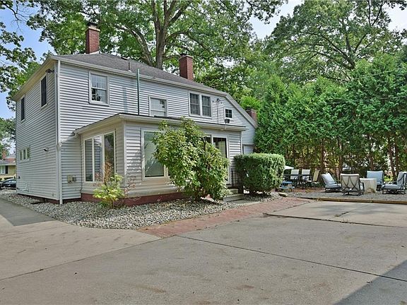 5th image of 369 Roselawn Ave NE