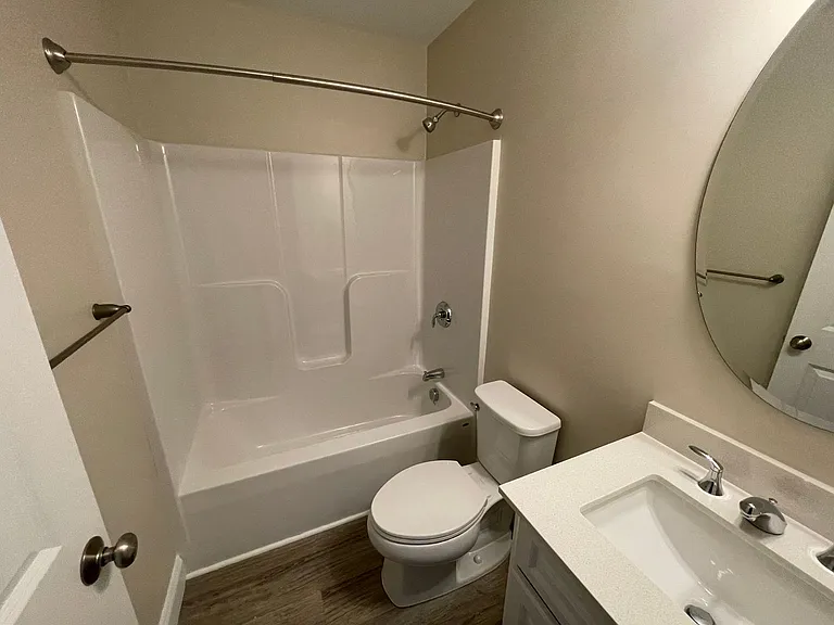 129 Kenoza Ave — Photo 19