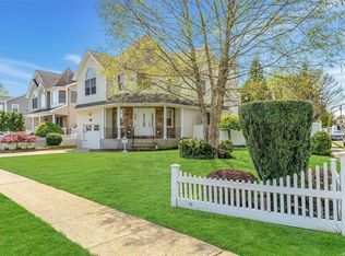 1890 Emerson Pl, Wantagh, NY 11793