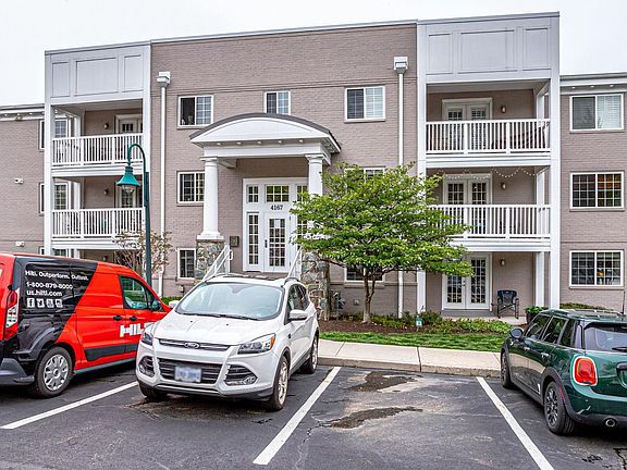 2nd image of 4167 S Four Mile Run Dr Unit 303
