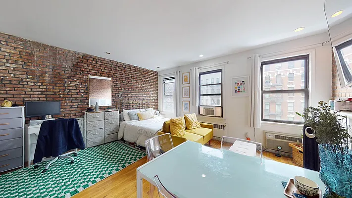 Rented by Bond New York | media 10