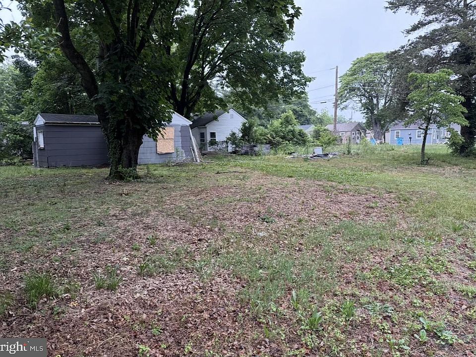 2nd image of 322 Cherry Way