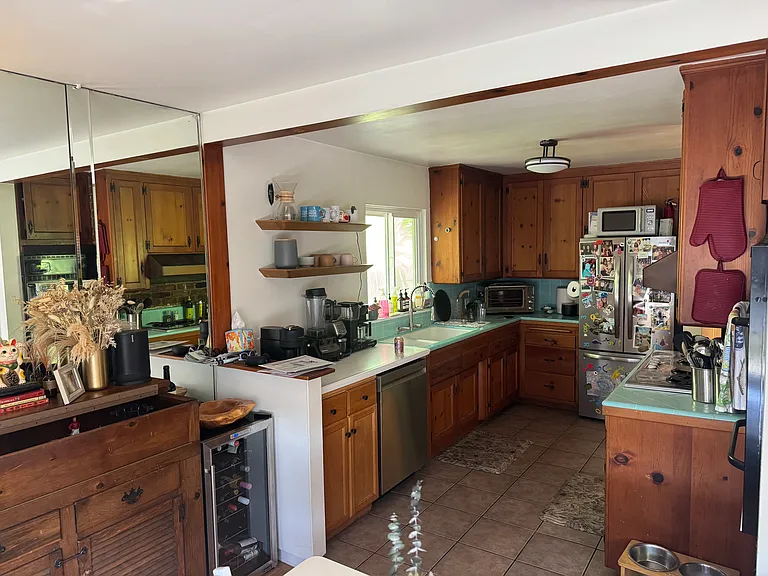 1860 Deloz Ave — Photo 7