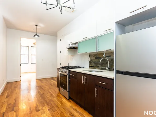 111 Dupont Street image 1 of 15