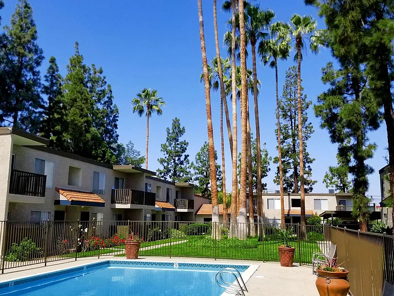 Casa del Valle Apartments — Photo 10