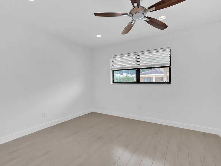 6878 Entrada Pl — Photo 18