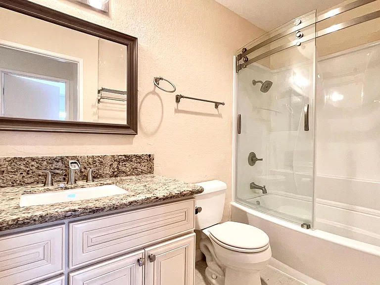 11321 Avenida De Los Lobos #D — Photo 28
