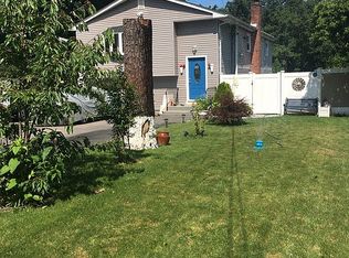 39 Maple Pl, Central Islip, NY 11722