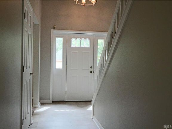 3rd image of 7461 Elru Dr