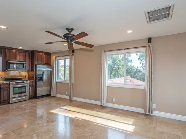 1825 McCauley Ln, Carlsbad, CA 92008
