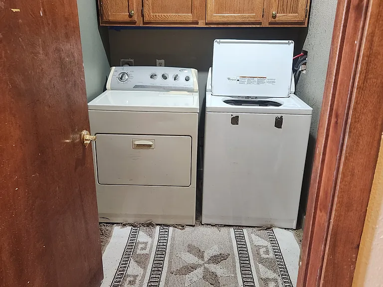 409 Commercial St — Photo 16