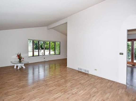 5th image of 744 S Cleveland Ave