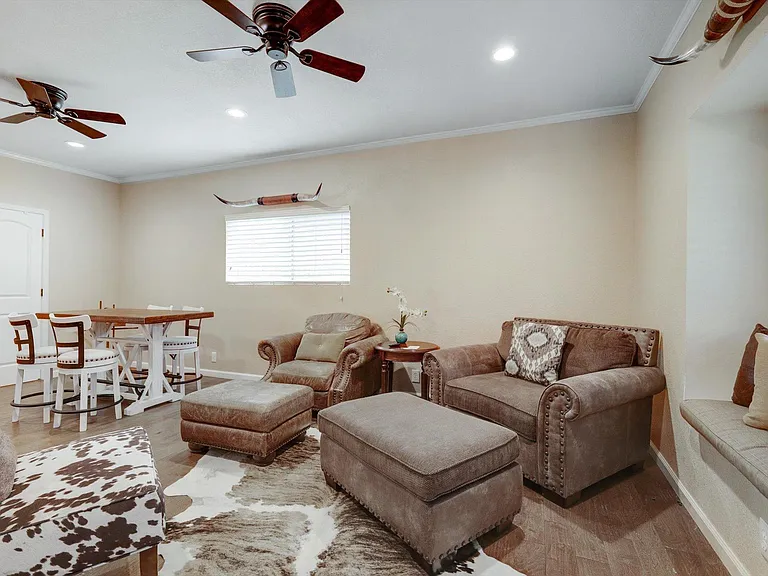 568 Sellmeyer Ln — Photo 6