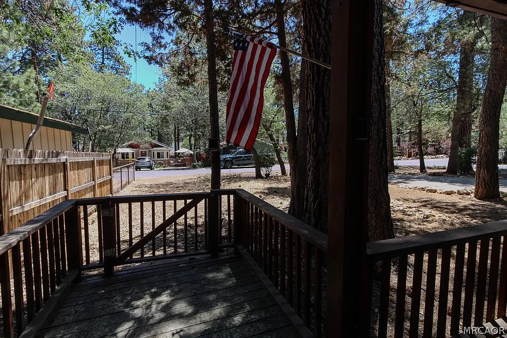 3 bed, 1.0 bath, 840 sqft, $1,700 — Photo 2