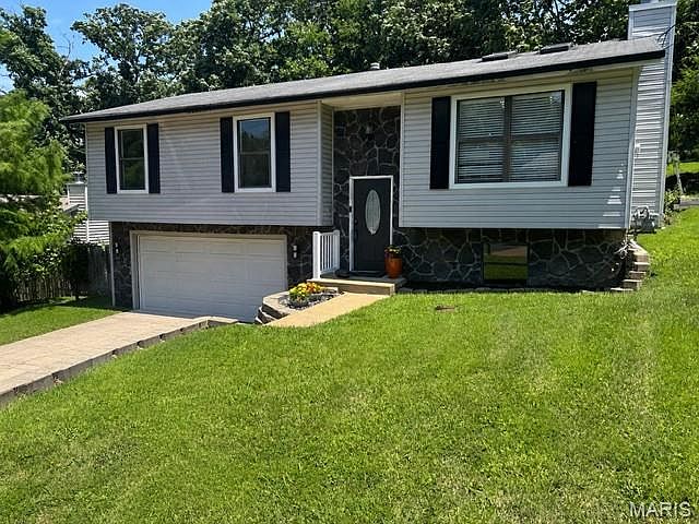 1st image of 2246 Louie Dr