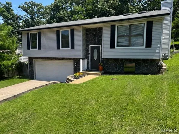 2246 Louie Dr, Arnold, MO 63010