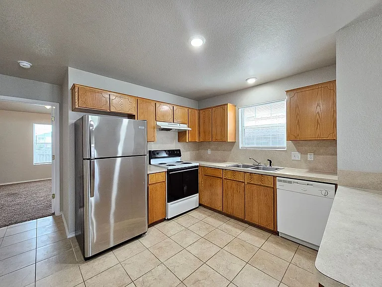 4005 Nadine Dr #D — Photo 6