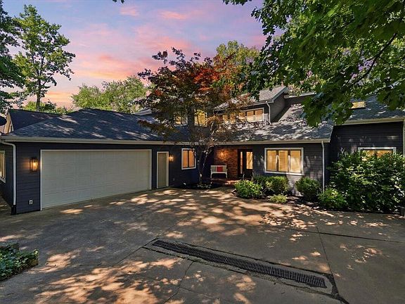 2nd image of 657 King Beach Dr