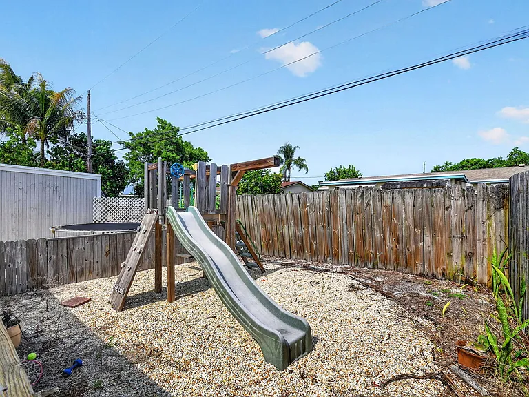 318 Glen Arbor Ter — Photo 21