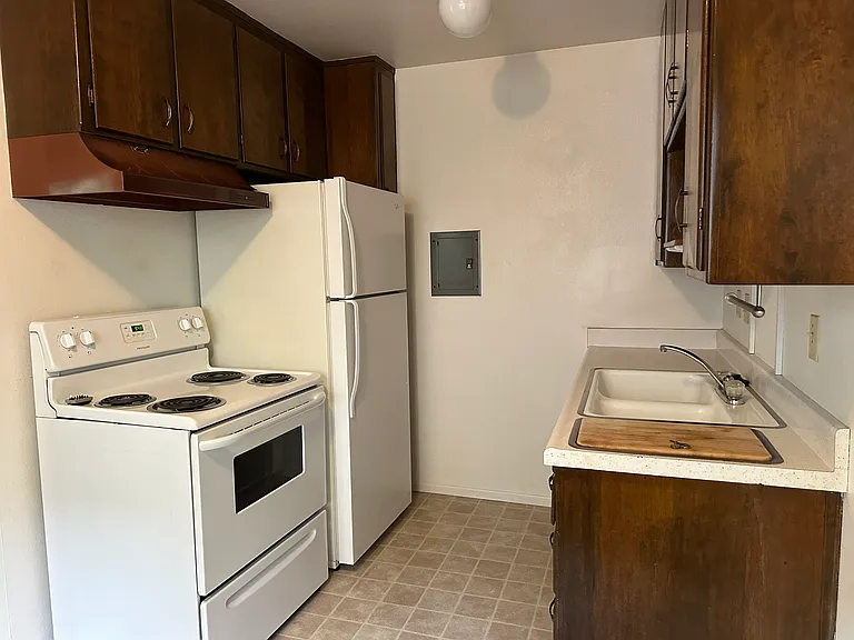 803 Walnut St #E — Photo 9