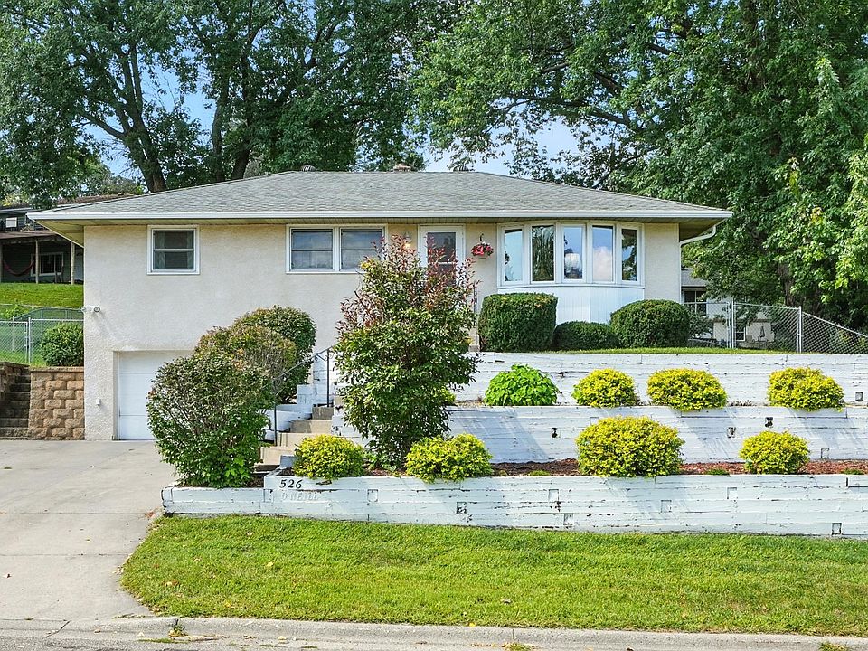 1st image of 526 9th Ave S