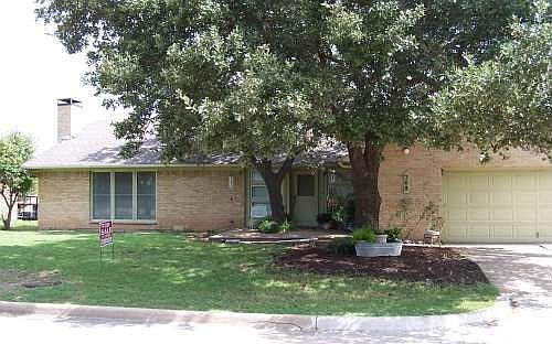 1st image of 208 Linda Ln