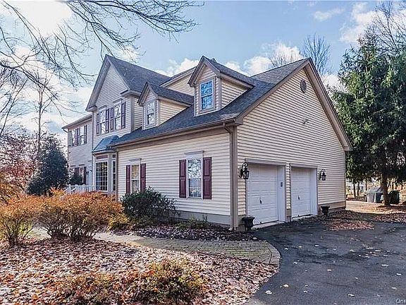3rd image of 11 Allison Dr