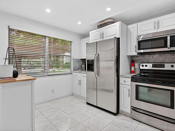 4th image of 2504 Antigua Terrace #A1