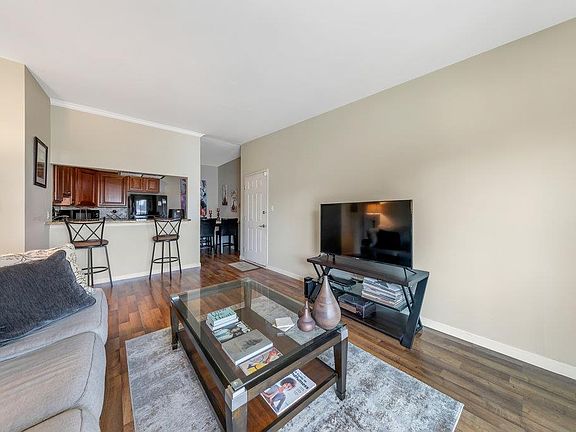 2nd image of 3115 Edwards Pl APT 304