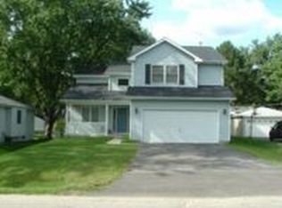 24 Clark Ave, Lake In The Hills, IL 60156