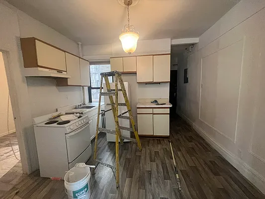 Rented by Compass | media 9