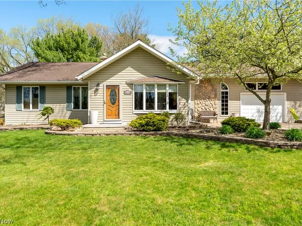 3173 S Jackson Blvd, Uniontown, OH 44685