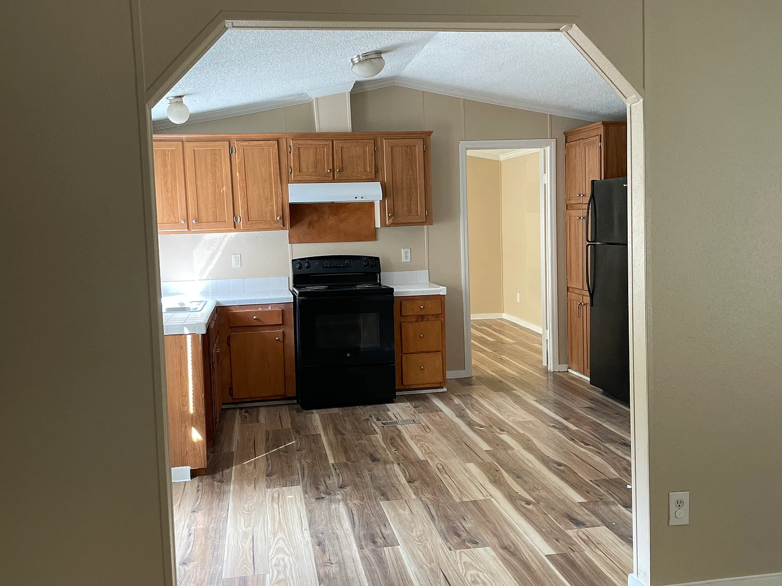 3 bed, $1,300 — Photo 2